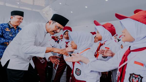 Gus Ipul Apresiasi Sumedang Dukung Sekolah Rakyat dan Perlinsos Digital