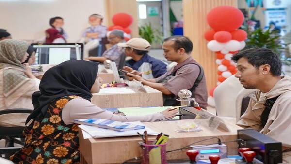 Di Tengah Kesibukan, Warga Manfaatkan Layanan Pertanahan Akhir Pekan