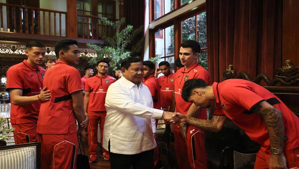 Presiden Prabowo Subianto Jamu Timnas Indonesia di Kertanegara 