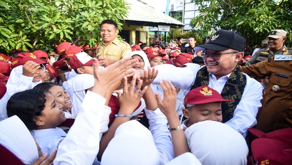 Mendikdasmen Ajak Bangun Karakter Anak Sejak Langkah Pertama di Sekolah   