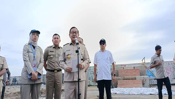 Pemprov Jakarta Bangun Tanggul Pantai, Muara Angke Sedang Proses Pengecoran