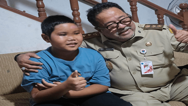 Rano Karno Jenguk Siswa Korban Kecelakaan Mobil MBG