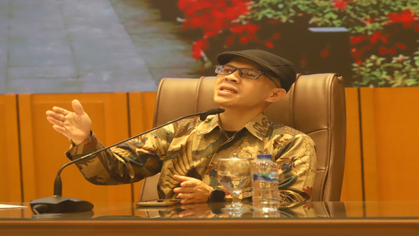 ujang-komarudin-stabilitas-politik-adalah-kunci