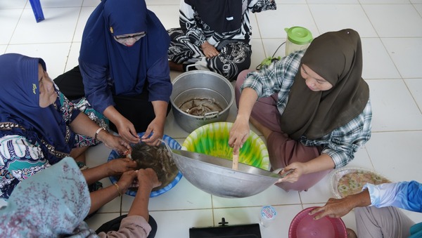 m4cr-dorong-perempuan-pesisir-kaltara-berdaya-lewat-sekolah-lapang-livelihood