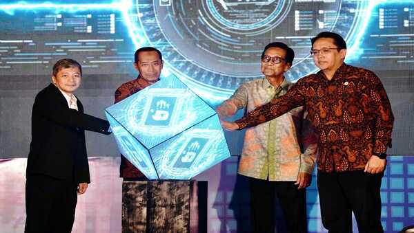 Wamendiktisaintek Fauzan Bersama Gubernur DIY Luncurkan Konsorsium Perguruan Tinggi